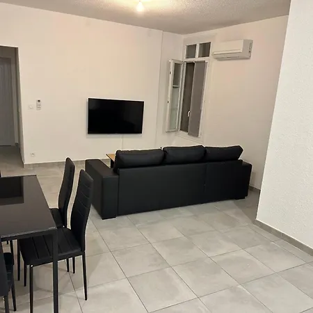 Centre Del Mon Apartment *